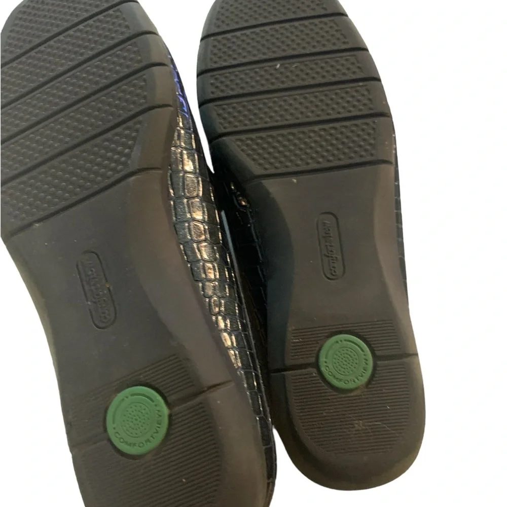 Ladies Comfortview Slip On Shoes Size 9WW Navy Blue